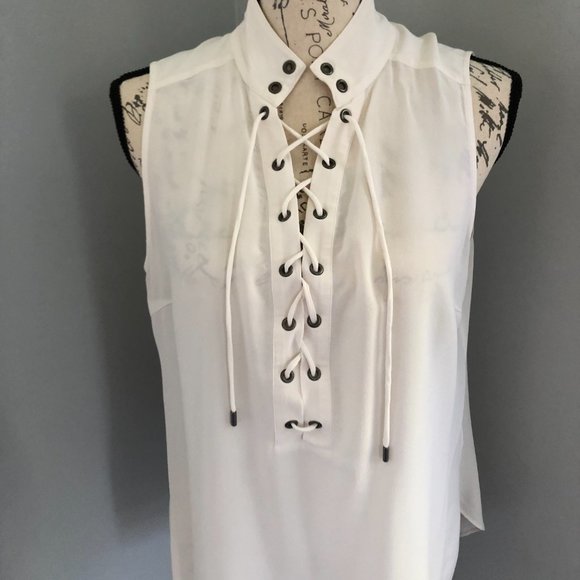 Sleeveless Tie-up Blouse - Picture 6 of 9